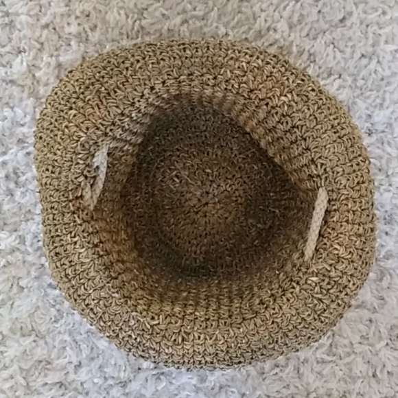 Straw Hat. - Picture 4 of 4